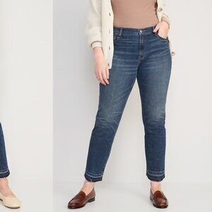 OLD NAVY mid rise boyfriend cut off jeans in Vina (14 tall)